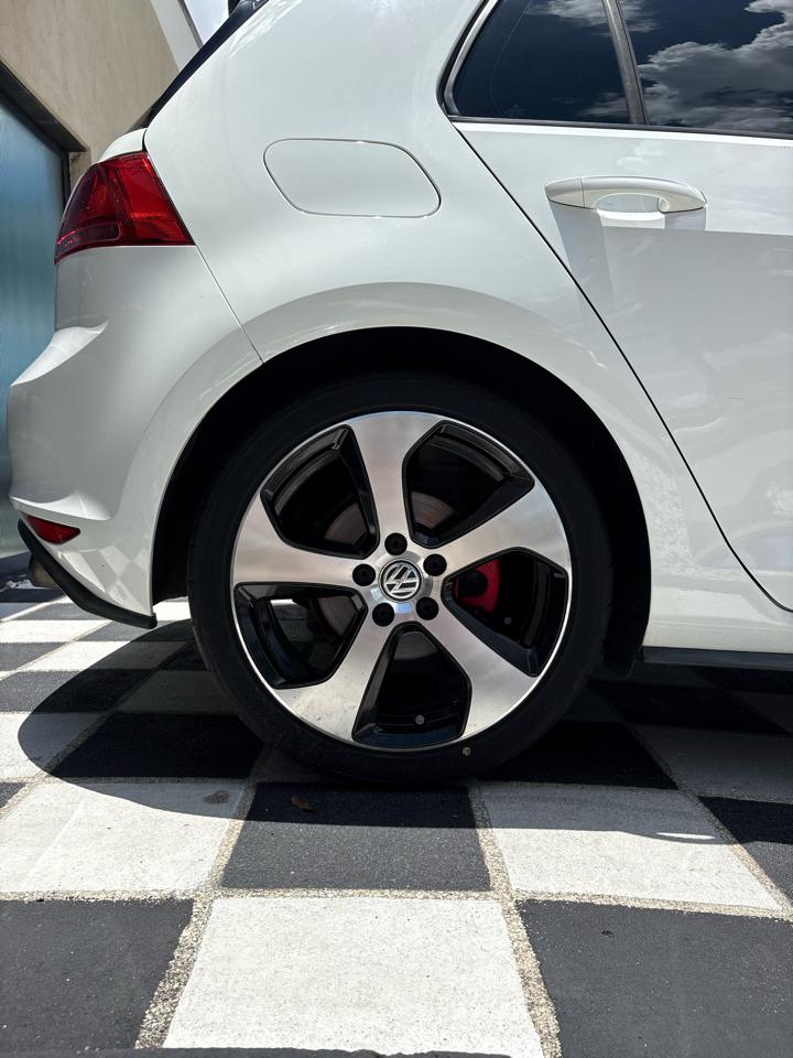 Volkswagen GTI SE 6M 4-Door 2015