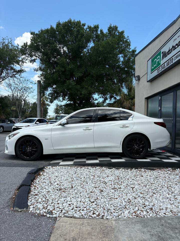 Infiniti Q50 3.0t LUXE 2018