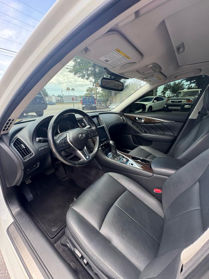 Infiniti Q50 3.0t LUXE 2018