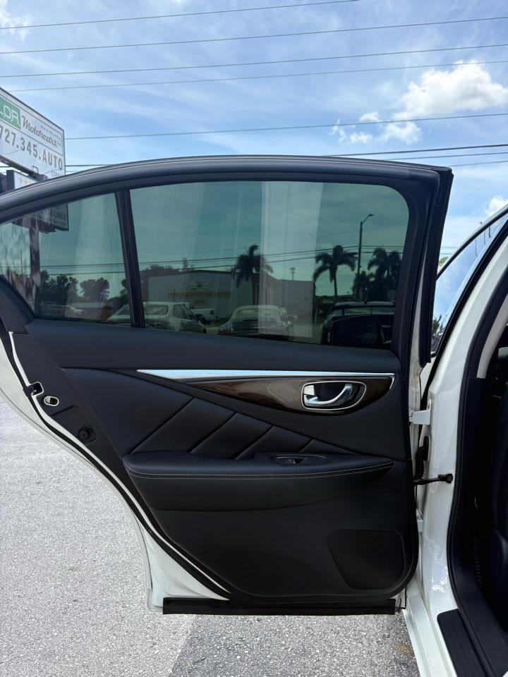 Infiniti Q50 3.0t LUXE 2018