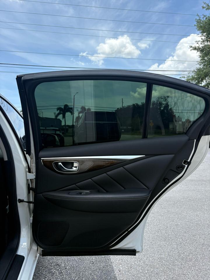 Infiniti Q50 3.0t LUXE 2018