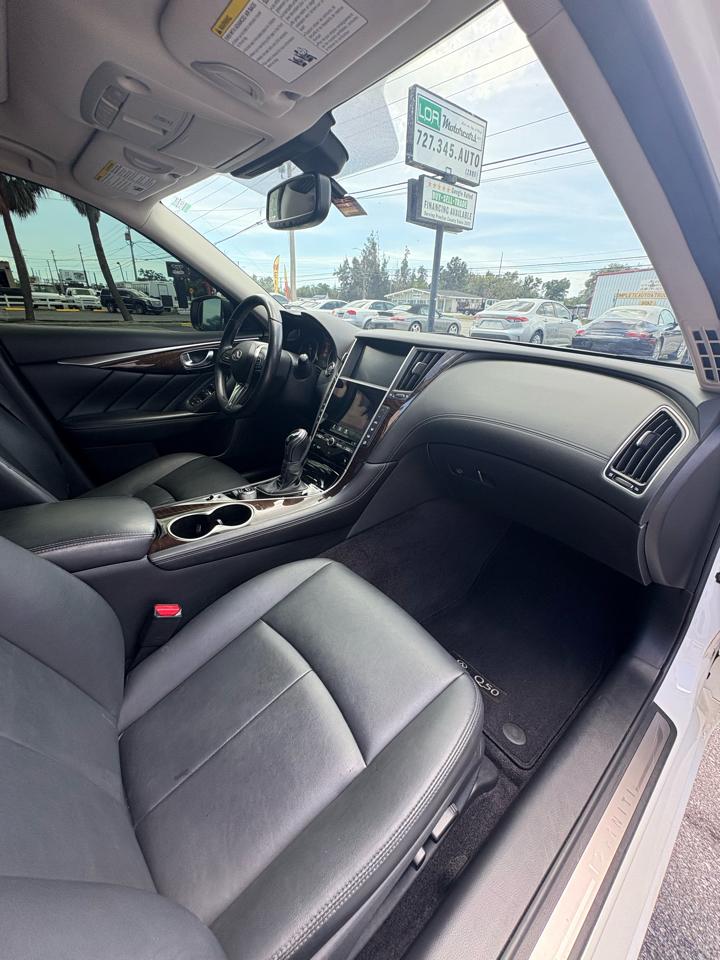 Infiniti Q50 3.0t LUXE 2018