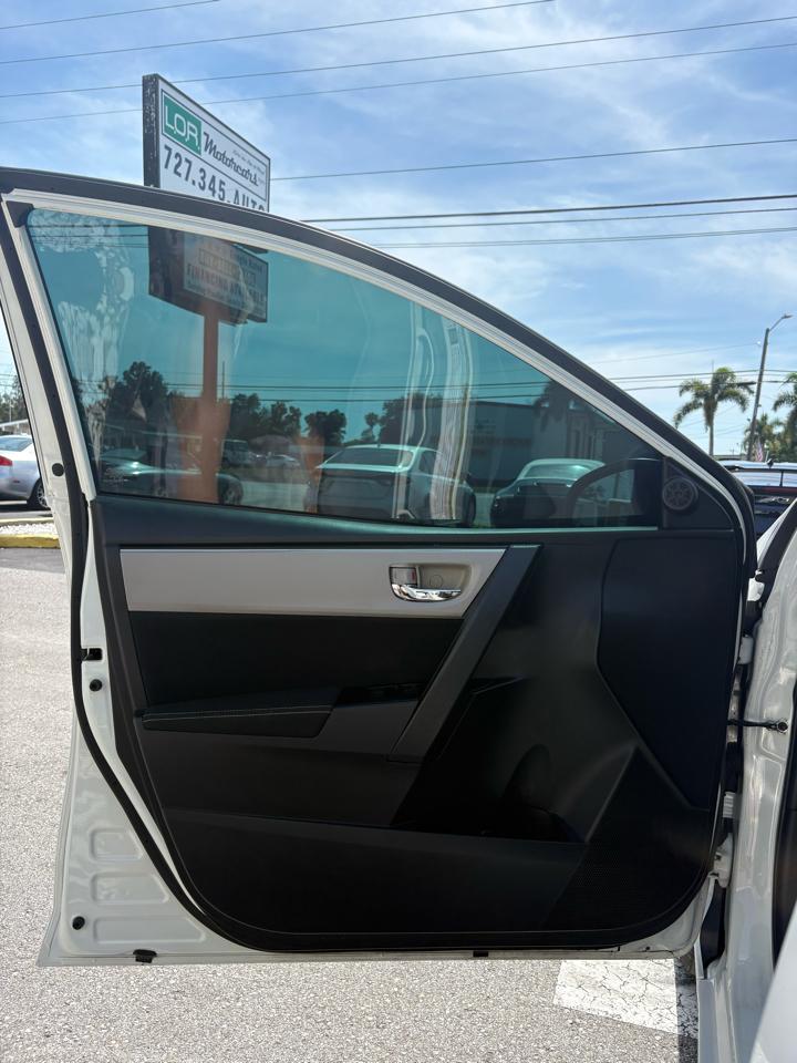 Toyota Corolla 4dr Sdn LE Auto 2017