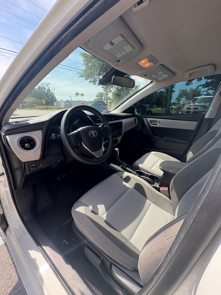 Toyota Corolla 4dr Sdn LE Auto 2017