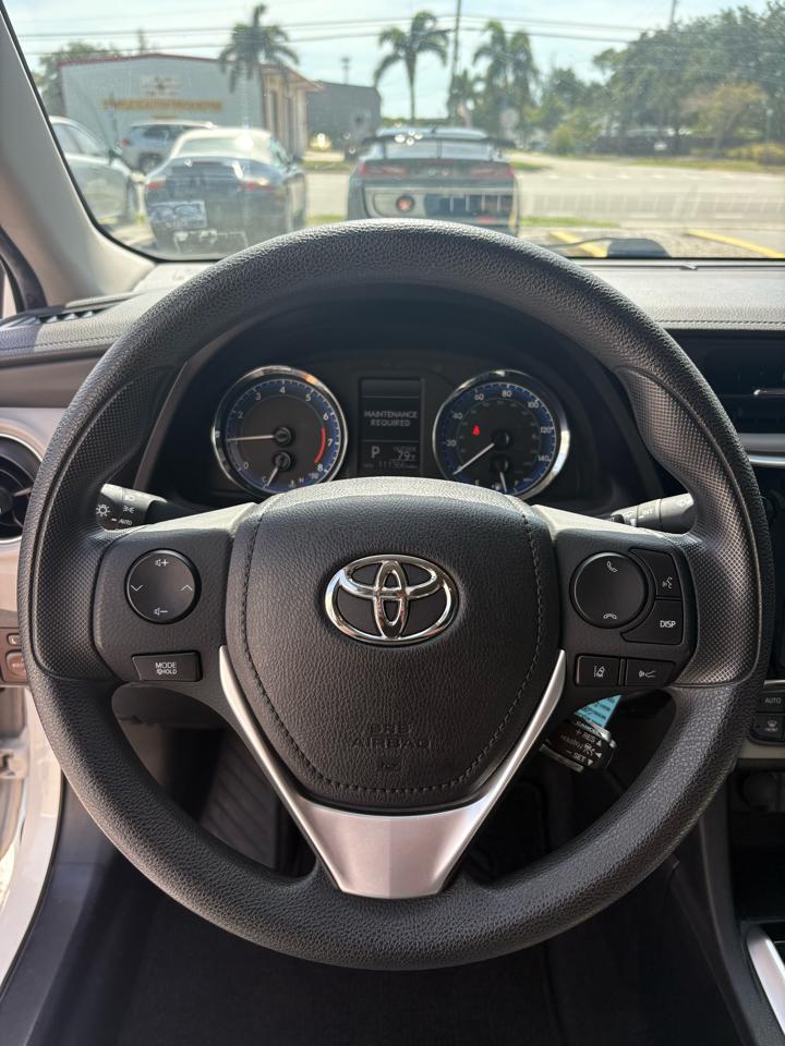 Toyota Corolla 4dr Sdn LE Auto 2017