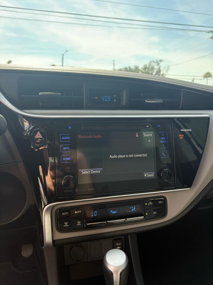Toyota Corolla 4dr Sdn LE Auto 2017