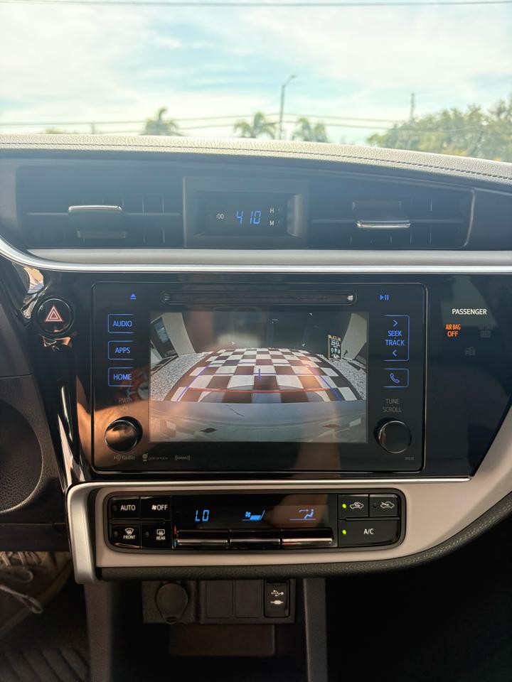 Toyota Corolla 4dr Sdn LE Auto 2017