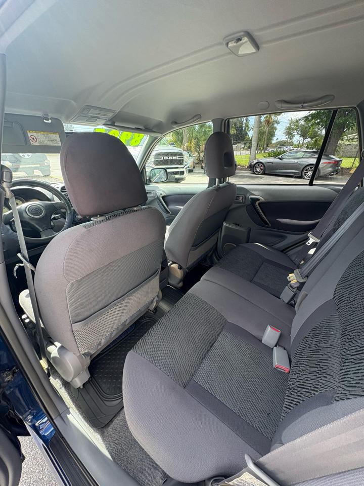 Toyota RAV4 2WD 2003