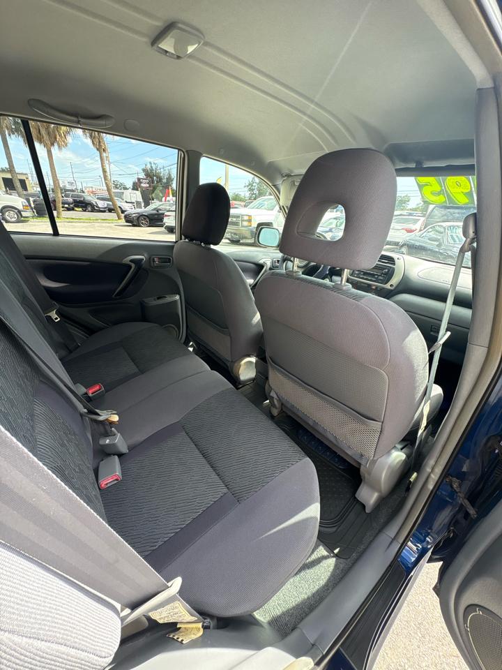 Toyota RAV4 2WD 2003