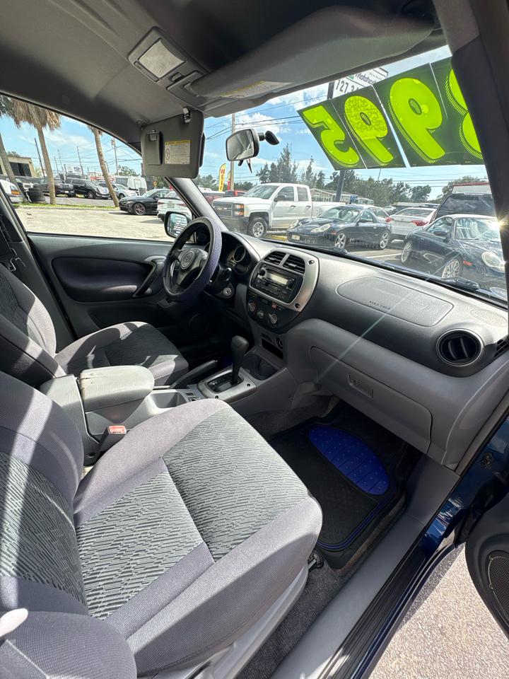 Toyota RAV4 2WD 2003