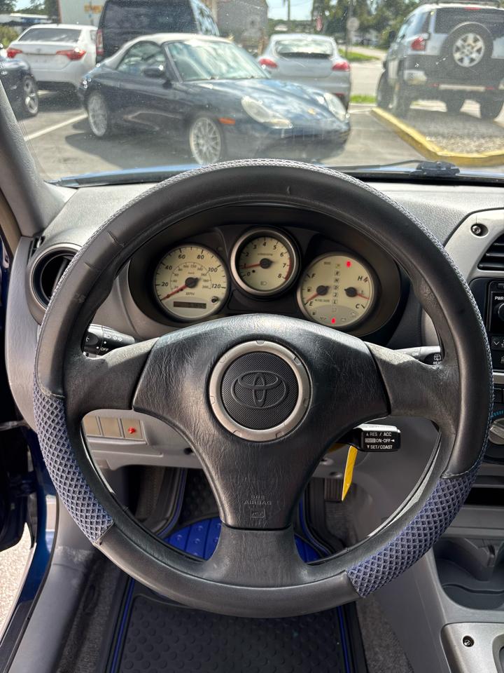 Toyota RAV4 2WD 2003
