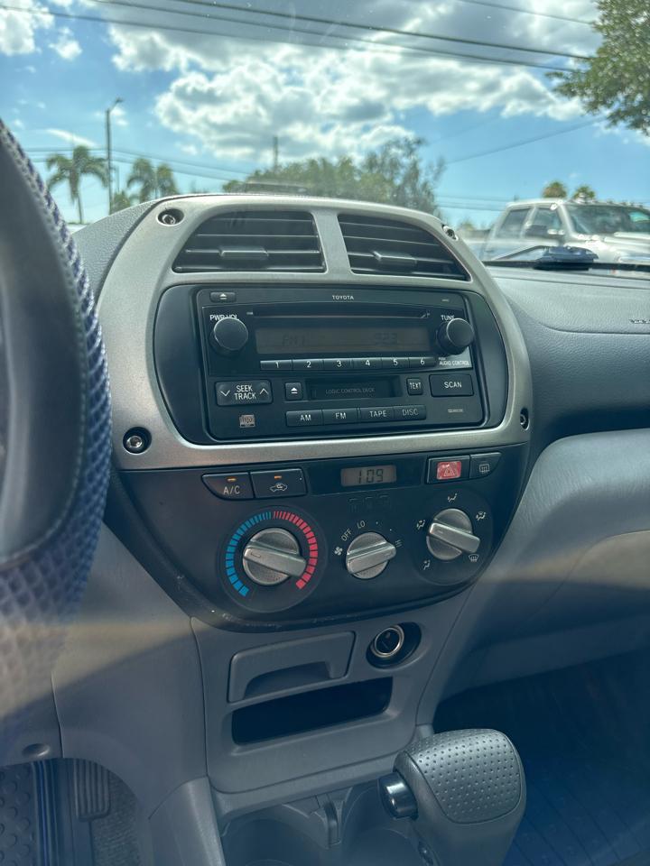 Toyota RAV4 2WD 2003