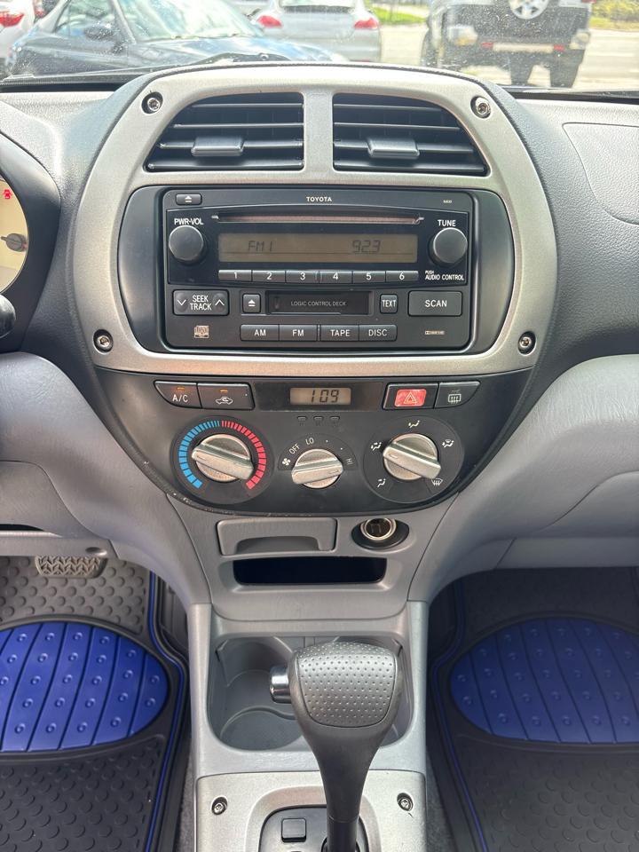 Toyota RAV4 2WD 2003