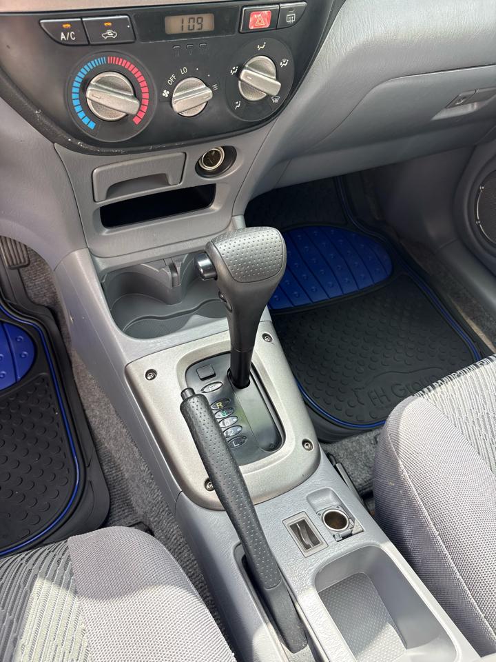 Toyota RAV4 2WD 2003