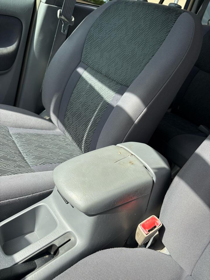 Toyota RAV4 2WD 2003
