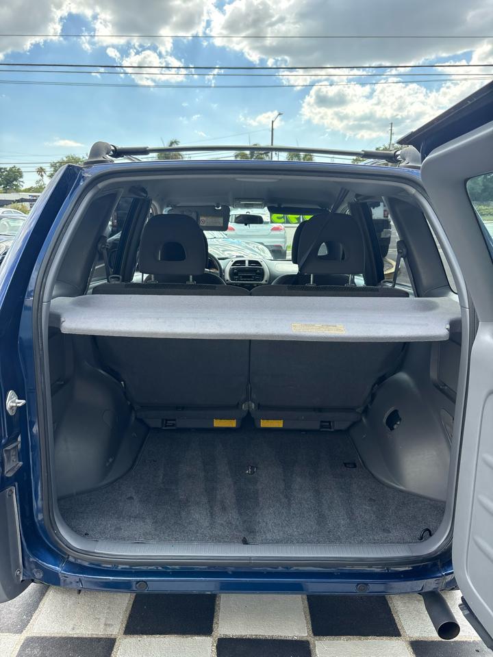 Toyota RAV4 2WD 2003