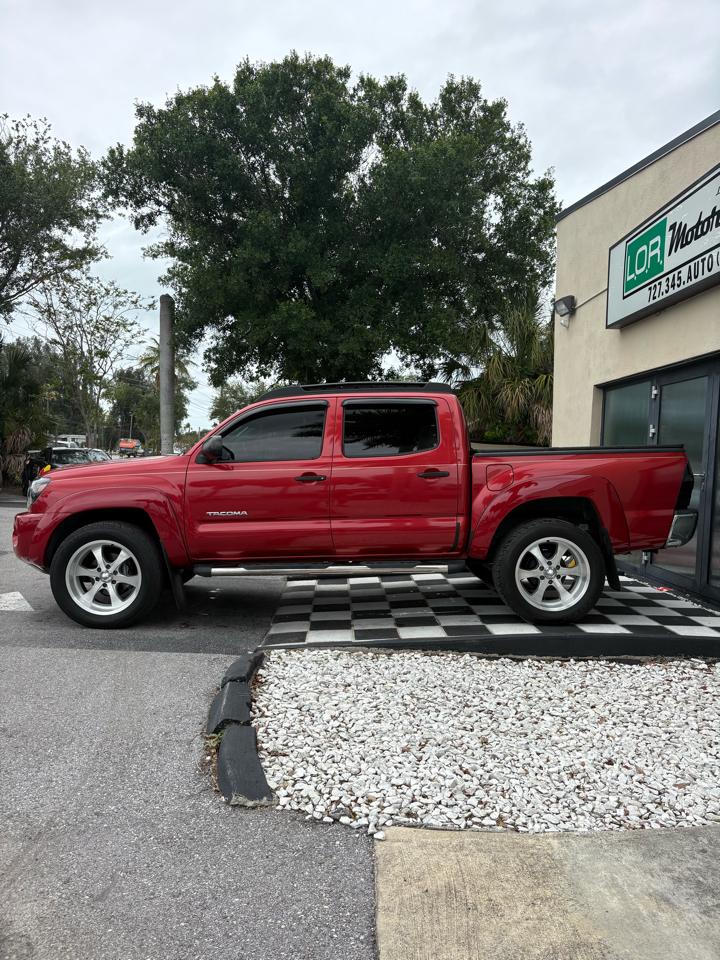 Toyota Tacoma PreRunner Double Cab V6 Auto 2WD 2011