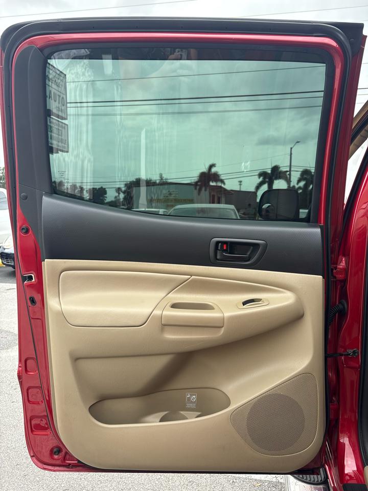 Toyota Tacoma PreRunner Double Cab V6 Auto 2WD 2011