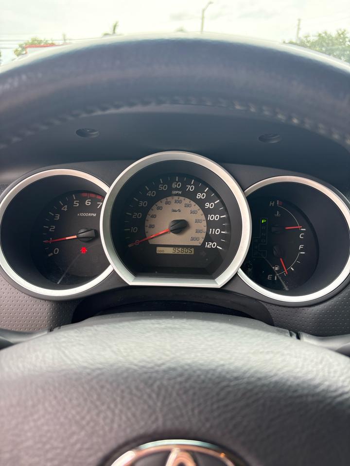 Toyota Tacoma PreRunner Double Cab V6 Auto 2WD 2011