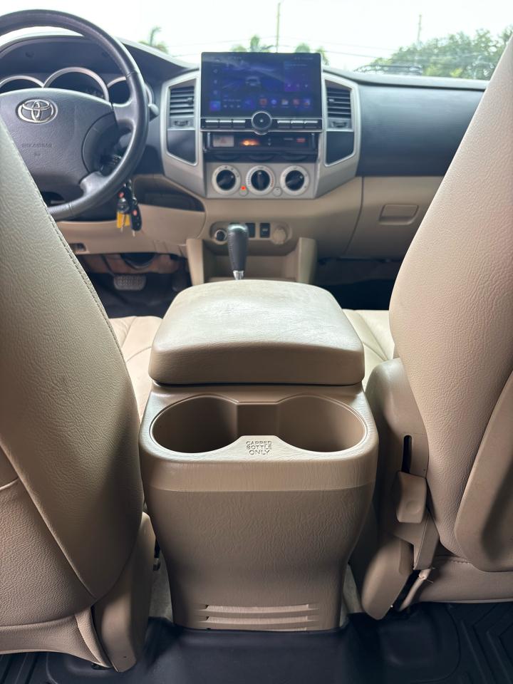 Toyota Tacoma PreRunner Double Cab V6 Auto 2WD 2011