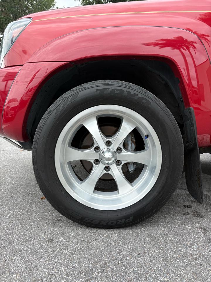 Toyota Tacoma PreRunner Double Cab V6 Auto 2WD 2011