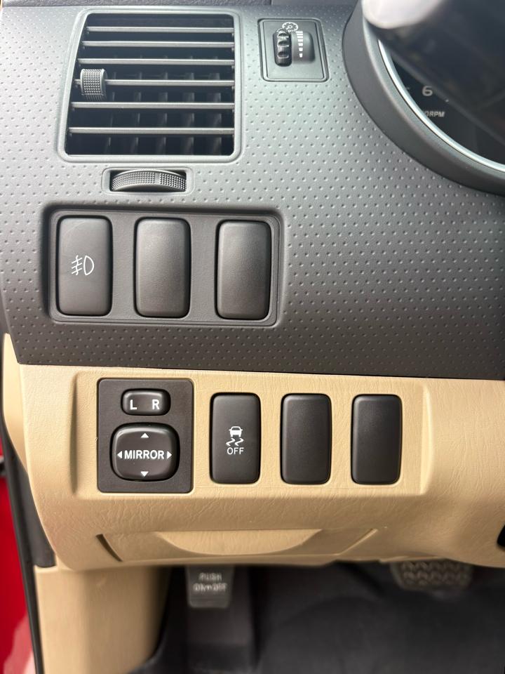 Toyota Tacoma PreRunner Double Cab V6 Auto 2WD 2011