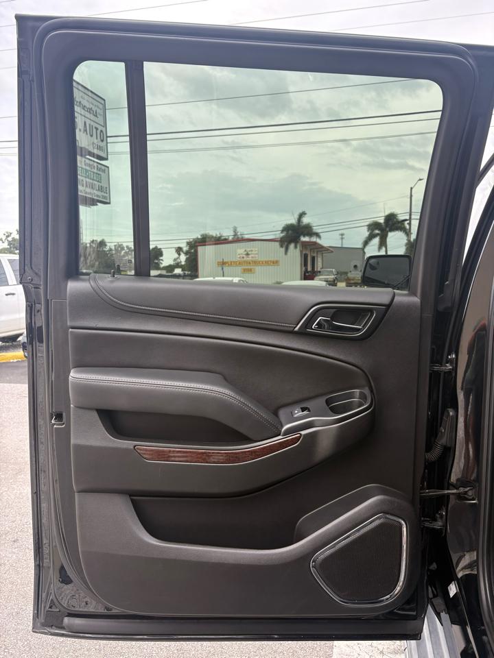 GMC Yukon XL SLE 2WD 2019