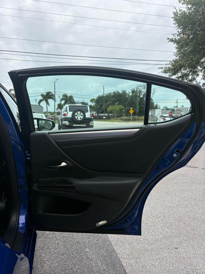 Lexus ES 350 F SPORT 2019
