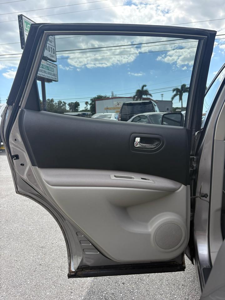 Nissan Rogue S AWD 2012