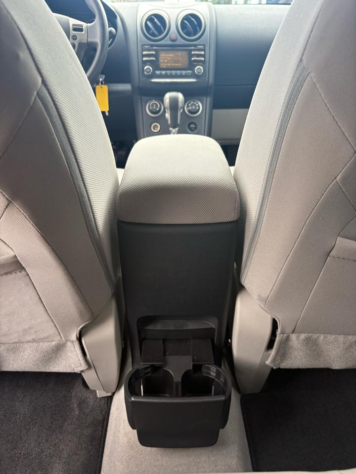 Nissan Rogue S AWD 2012