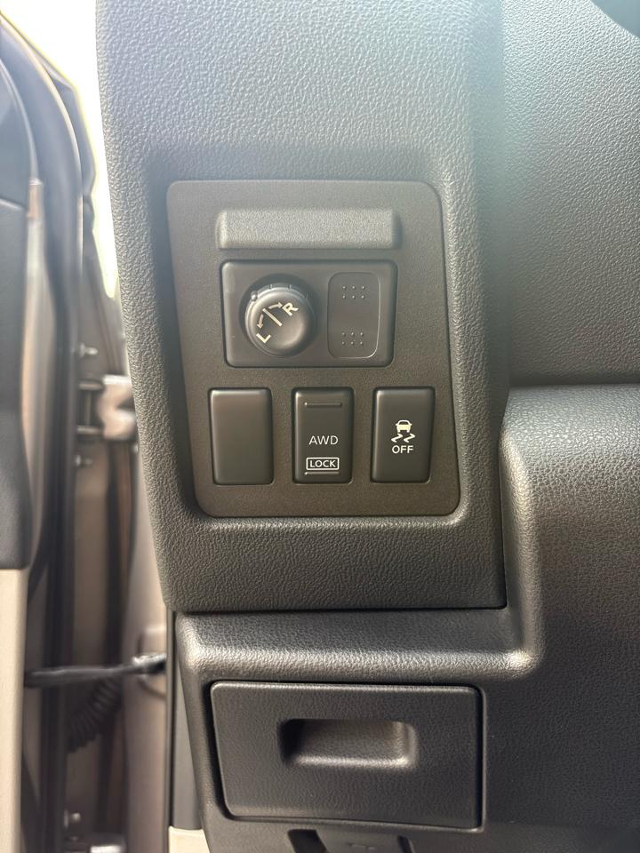Nissan Rogue S AWD 2012