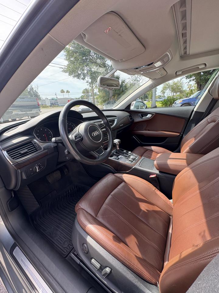 Audi A7 3.0T Prestige Sedan Quattro 2012
