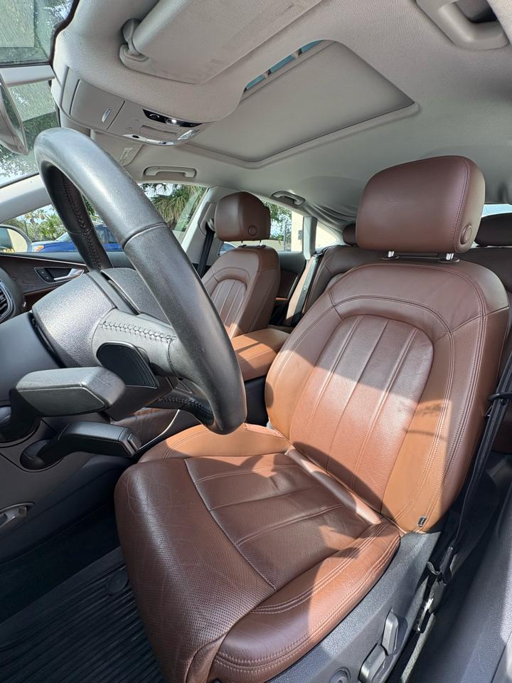 Audi A7 3.0T Prestige Sedan Quattro 2012