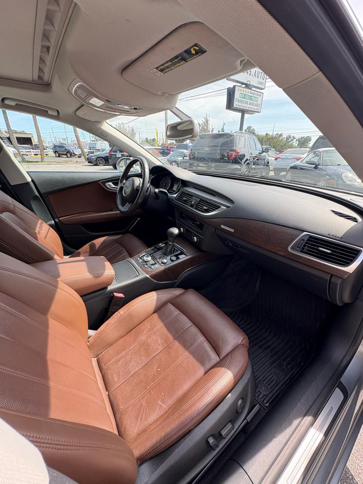 Audi A7 3.0T Prestige Sedan Quattro 2012