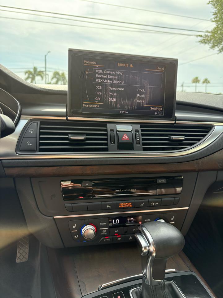 Audi A7 3.0T Prestige Sedan Quattro 2012