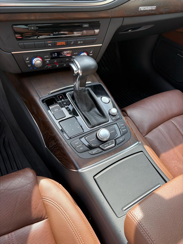Audi A7 3.0T Prestige Sedan Quattro 2012
