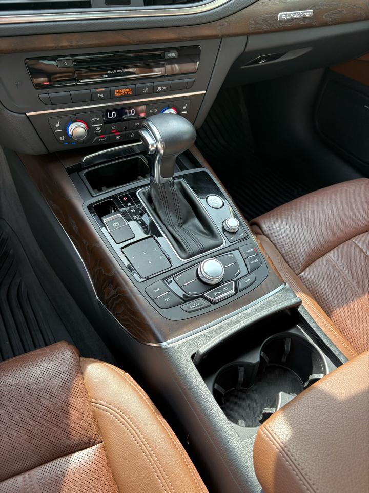 Audi A7 3.0T Prestige Sedan Quattro 2012