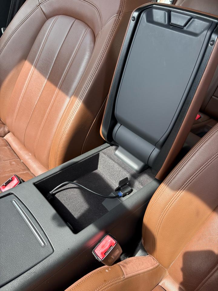 Audi A7 3.0T Prestige Sedan Quattro 2012
