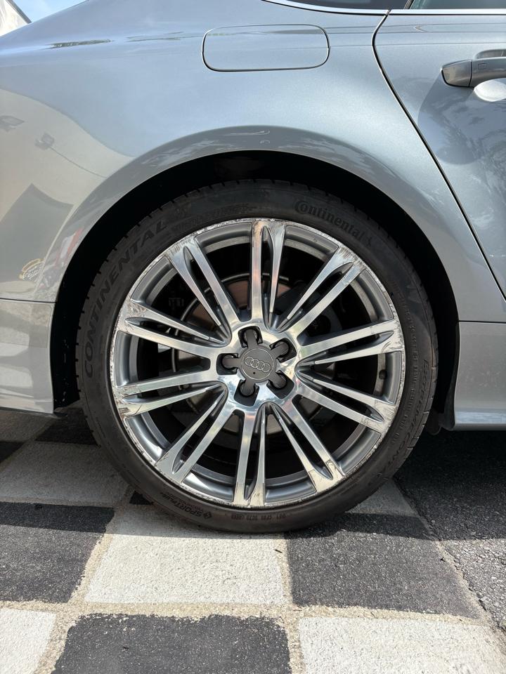 Audi A7 3.0T Prestige Sedan Quattro 2012