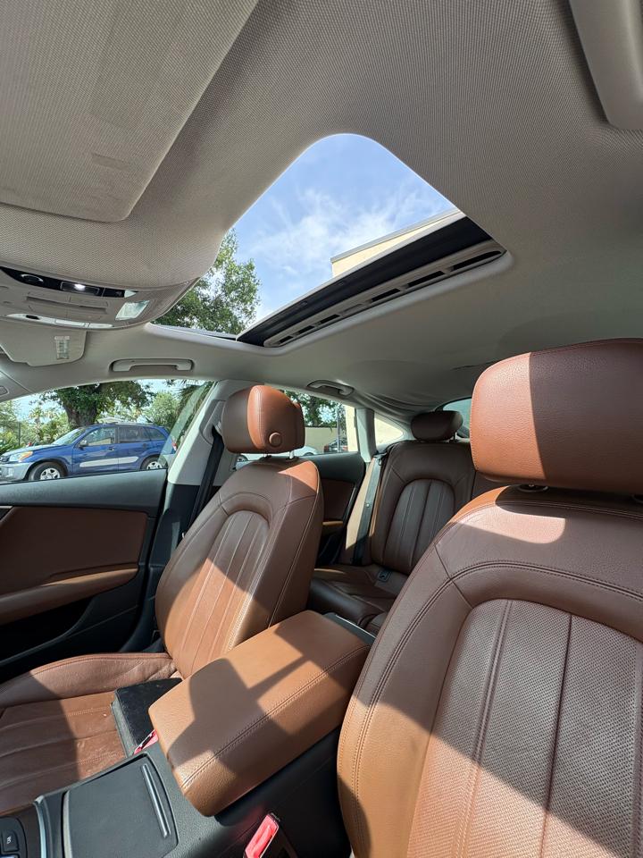 Audi A7 3.0T Prestige Sedan Quattro 2012