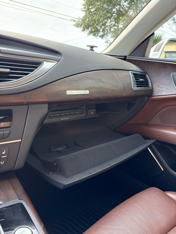 Audi A7 3.0T Prestige Sedan Quattro 2012