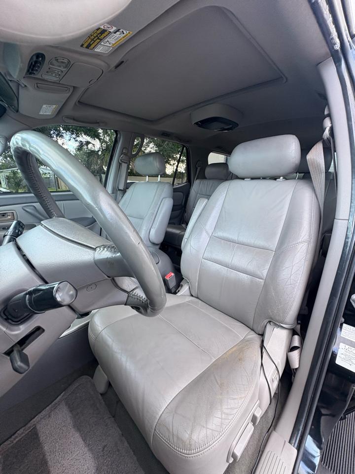 Toyota Sequoia Limited 2WD 2002