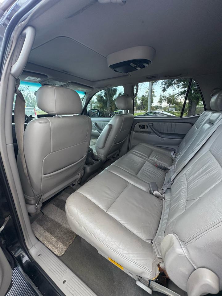 Toyota Sequoia Limited 2WD 2002