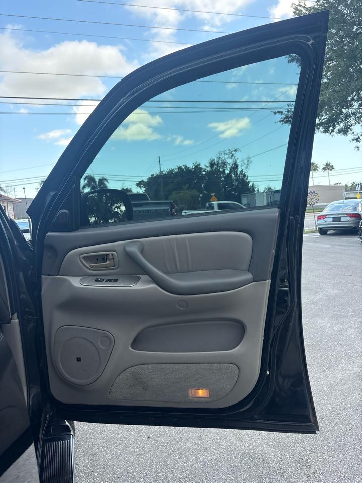 Toyota Sequoia Limited 2WD 2002