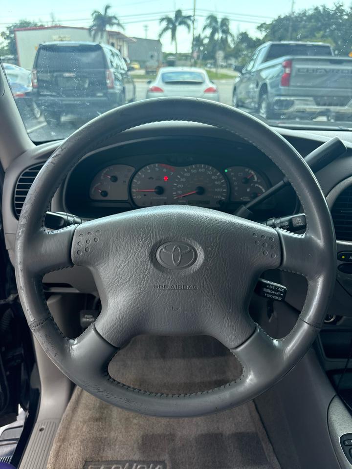 Toyota Sequoia Limited 2WD 2002