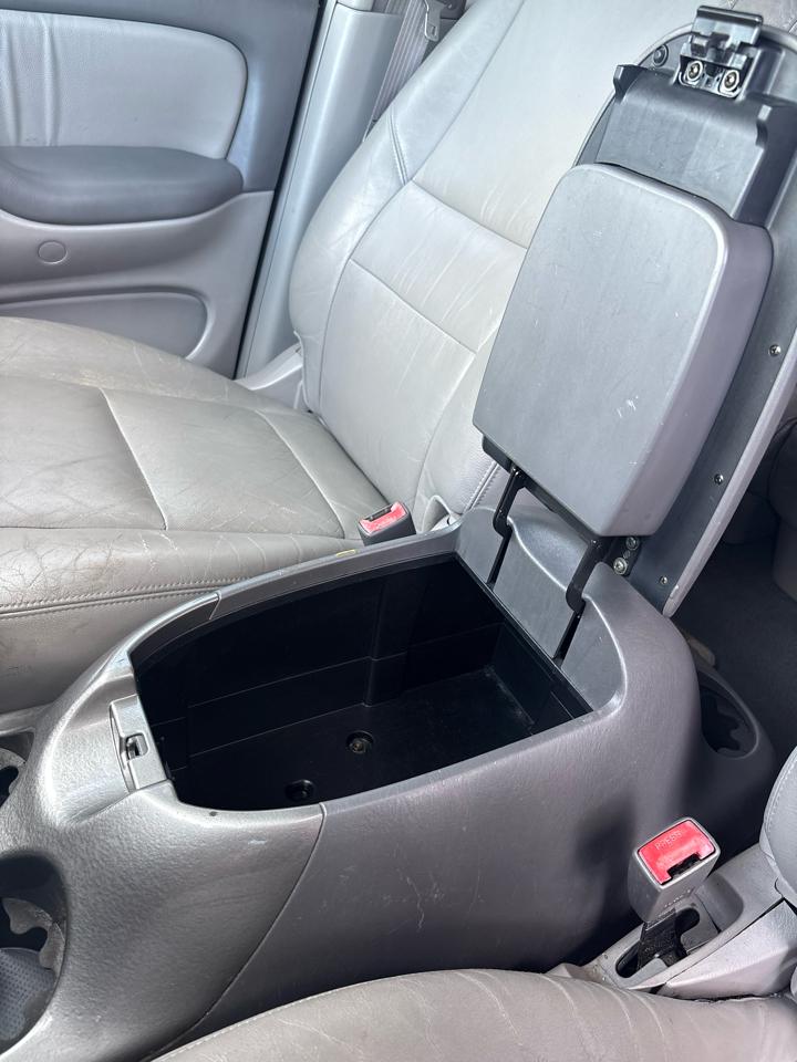 Toyota Sequoia Limited 2WD 2002