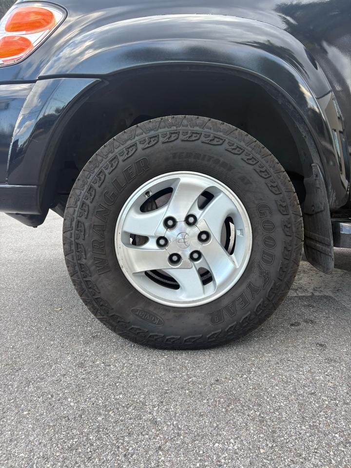 Toyota Sequoia Limited 2WD 2002