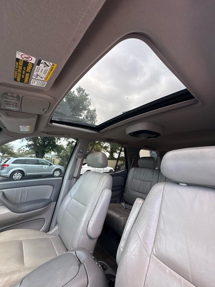 Toyota Sequoia Limited 2WD 2002