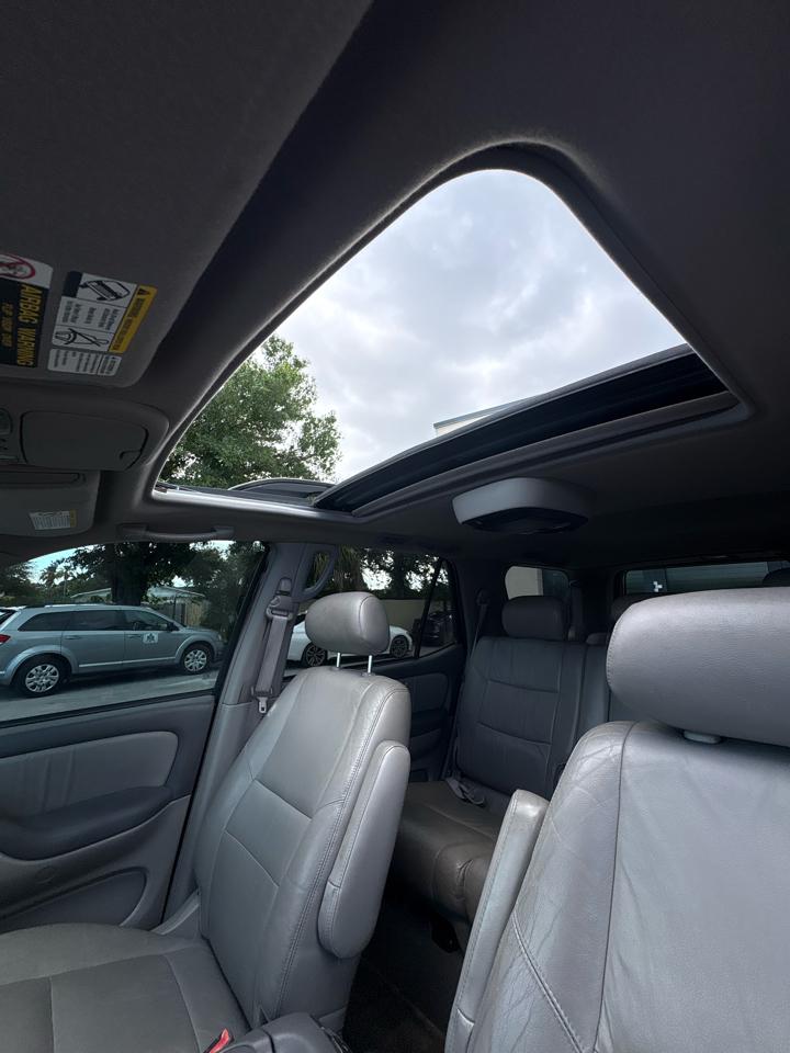 Toyota Sequoia Limited 2WD 2002