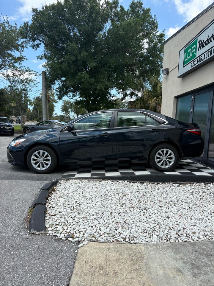 Toyota Camry SE 2017